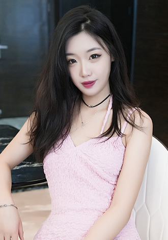 Gorgeous member profiles: Yuqi from Jinan, blue sapphires Asian member