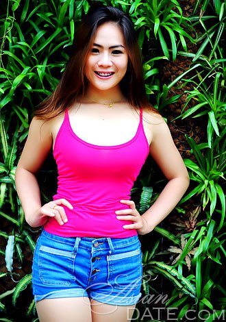 caring Thai member: Waraporn from Chiang Mai, 31 yo, hair color Brown